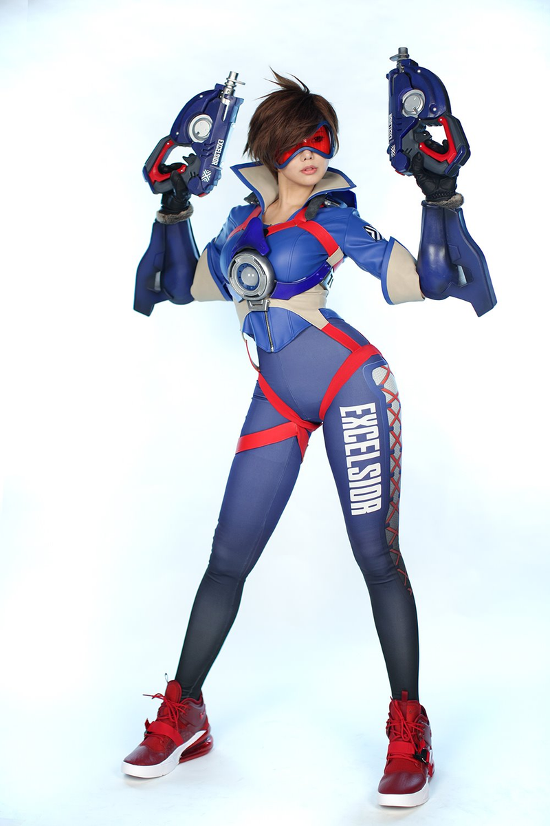 Illustration for article titled Overwatch Cosplay With An Esports Spin